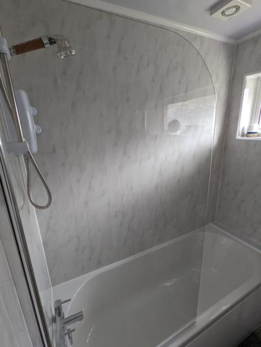 The Kilsyth,Detached Bungalow Warrington Bagian luar foto
